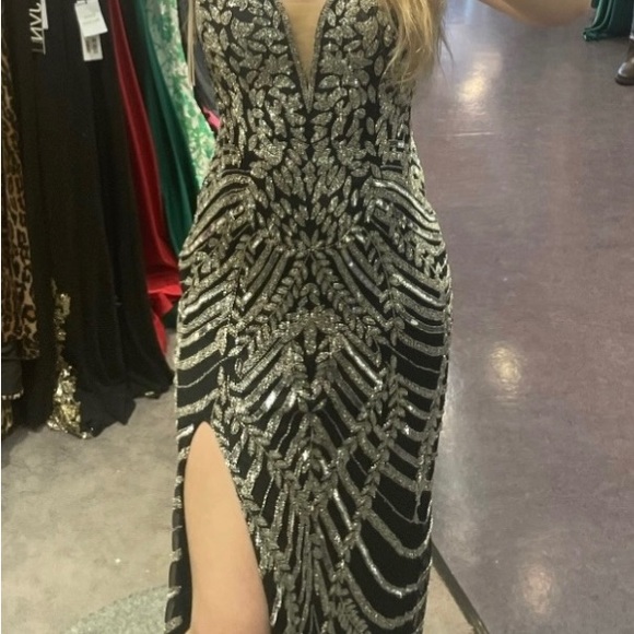 Prom dress - Picture 4 of 5